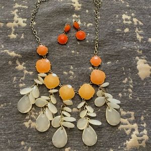 Coral necklace & earrings set🍊